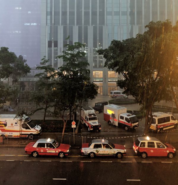 Special vehicles. Traditional cabs are gradually being replaced by more environmentally friendly electric and hybrid models with more space and comfort for the rear passenger: wide sliding door with large windows, low flat floor with wheelchair accessibility and high ceiling.