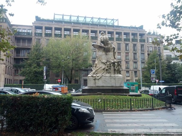 Roofs, balconies and entrance areas with greenery.
