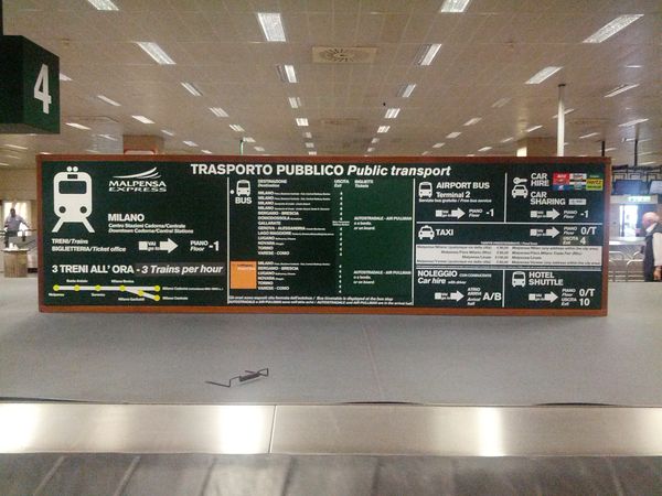 Confusing airport navigation
